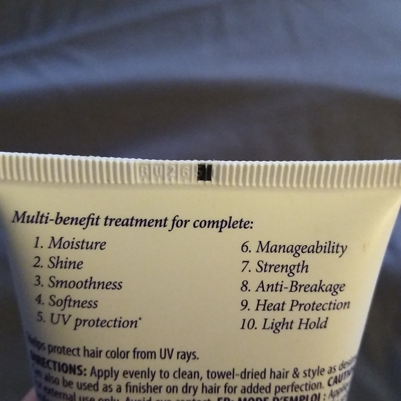 Caviar anti-aging replenishing moisture cream for your hair - Picture 3 of 3